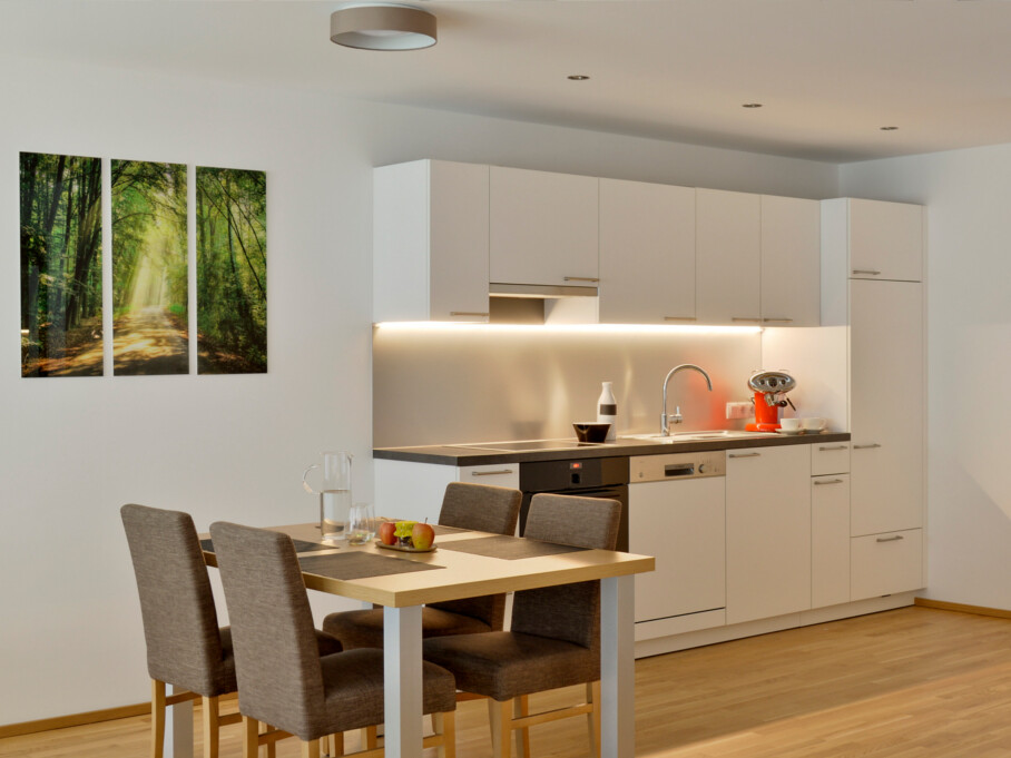 wohnen-dornbirn.at | Küche und Essbereich im Studio Apartement